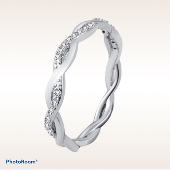 925 Sterling Silver CZ Elegant Winding Band Ring - Picture 1 of 4